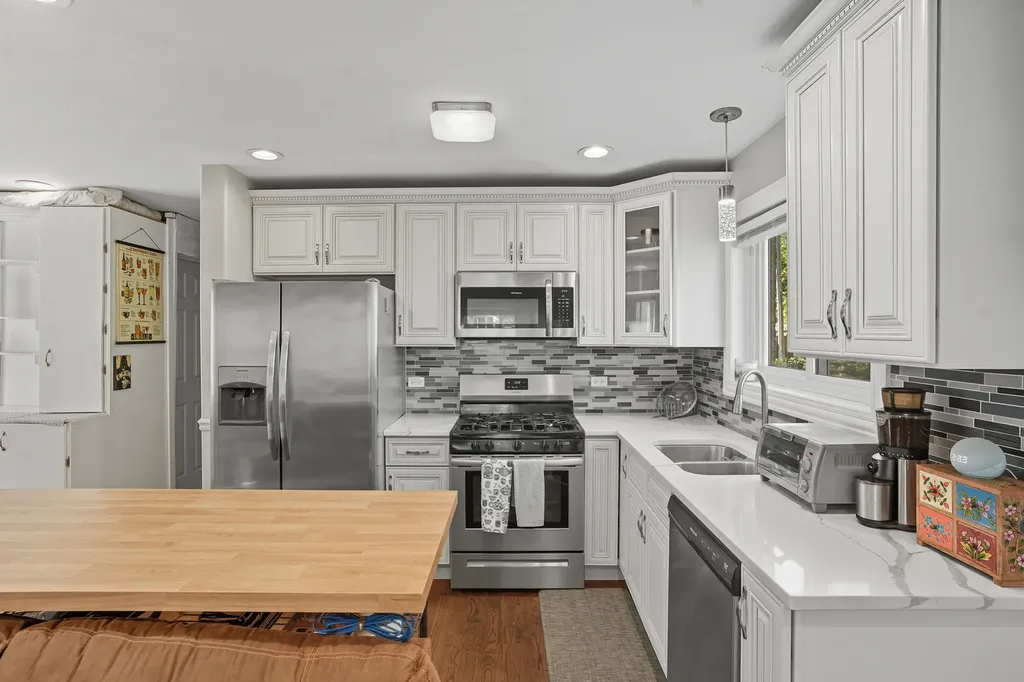 6712 South Evans Avenue Chicago IL 60637