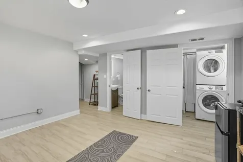 6712 South Evans Avenue Chicago IL 60637