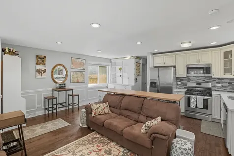 6712 South Evans Avenue Chicago IL 60637