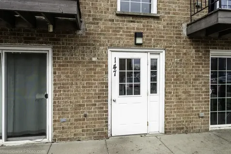 147 West Elk Trail Carol Stream IL 60188