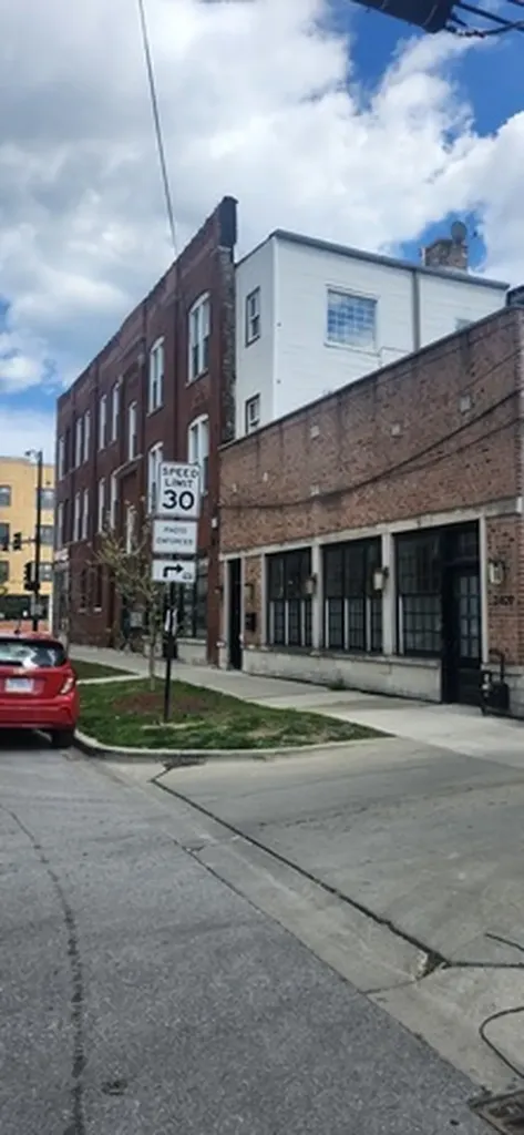 2409 West Hirsch Street Chicago IL 60622