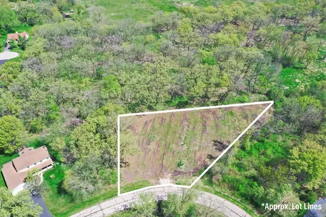 802 Apache Trail Lake Villa IL 60046