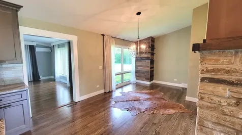 83 Wildwood Drive Barrington IL 60010