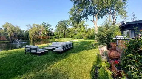 83 Wildwood Drive Barrington IL 60010