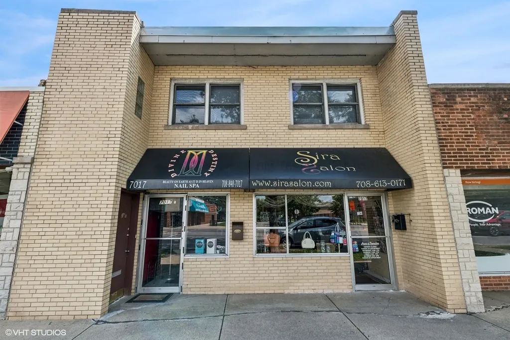 7017 North Avenue Oak Park IL 60302