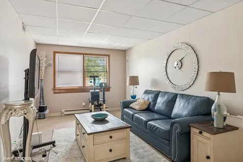 7017 North Avenue Oak Park IL 60302