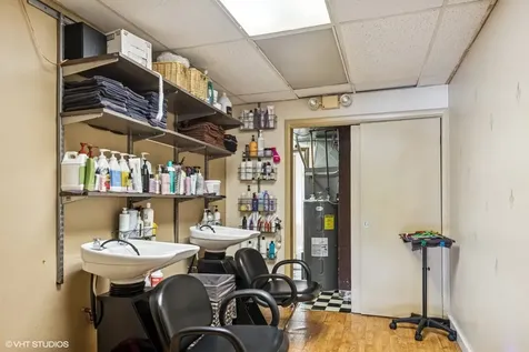 7017 North Avenue Oak Park IL 60302