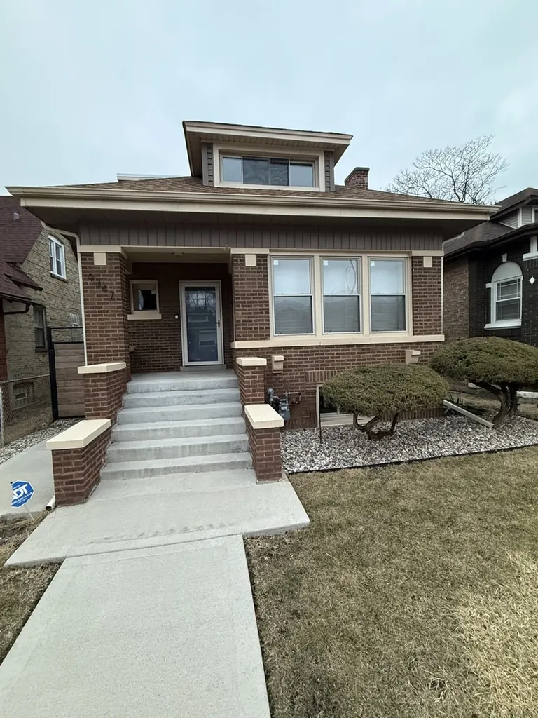 9347 South Loomis Street Chicago IL 60620