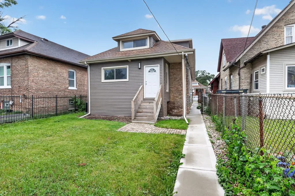 9347 South Loomis Street Chicago IL 60620