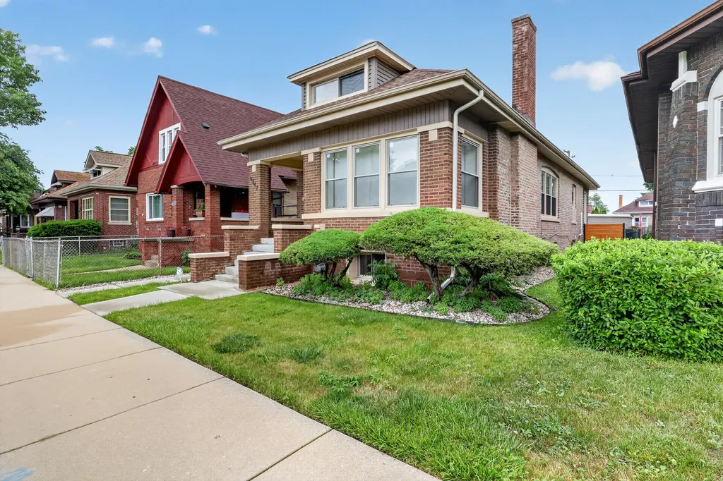 9347 South Loomis Street Chicago IL 60620