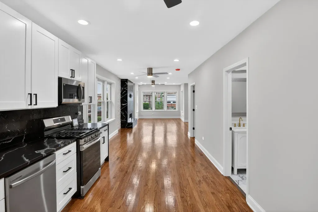 9347 South Loomis Street Chicago IL 60620