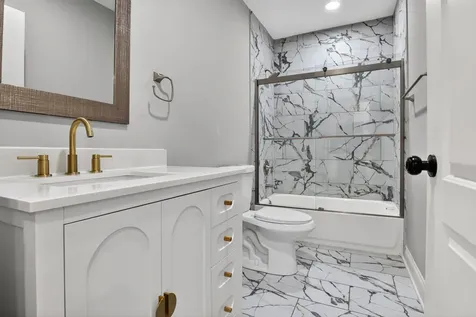 9347 South Loomis Street Chicago IL 60620