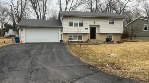 450 Sherwood Drive Aurora IL 60505