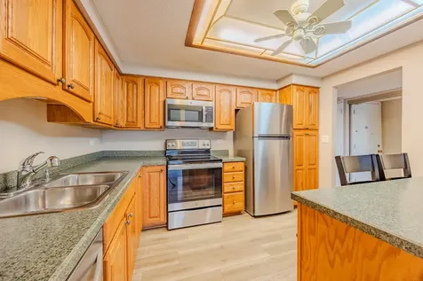 920 Vose Drive Gurnee IL 60031
