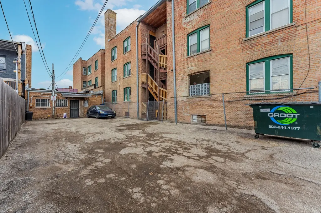 5418 West North Avenue Chicago IL 60639