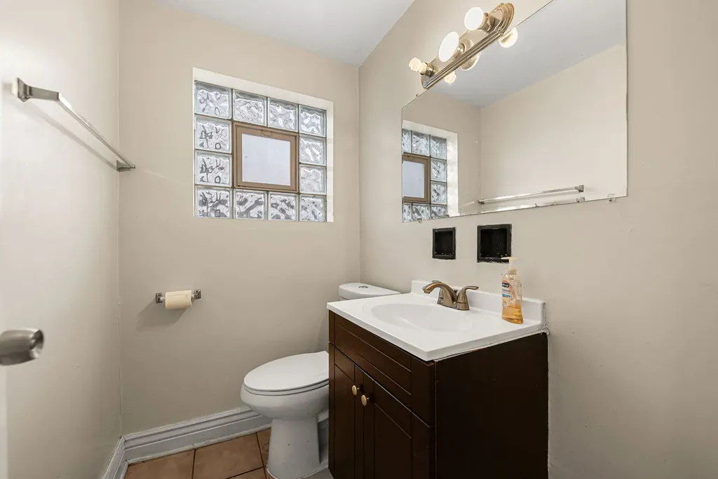 7948 South Avalon Avenue Chicago IL 60619