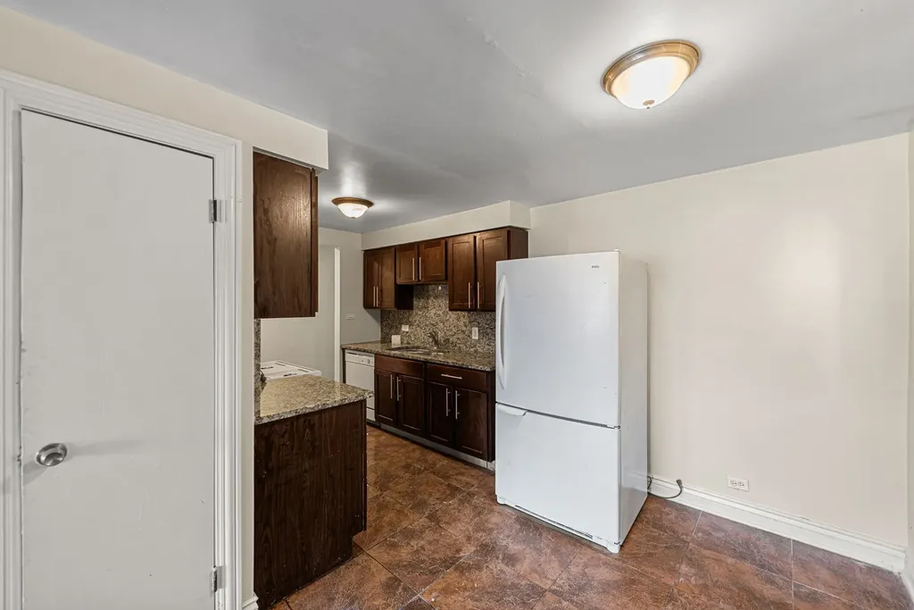 7948 South Avalon Avenue Chicago IL 60619