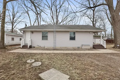 204 South Henry Street Ashkum IL 60911
