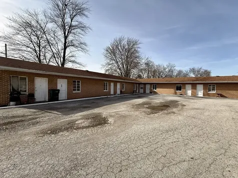 901 State Route 10 West Clinton IL 61727