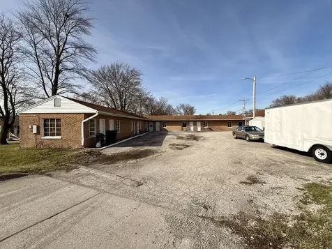 901 State Route 10 West Clinton IL 61727
