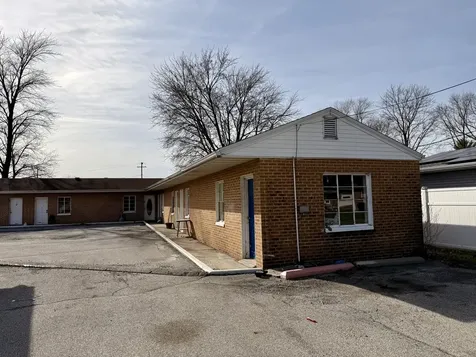 901 State Route 10 West Clinton IL 61727