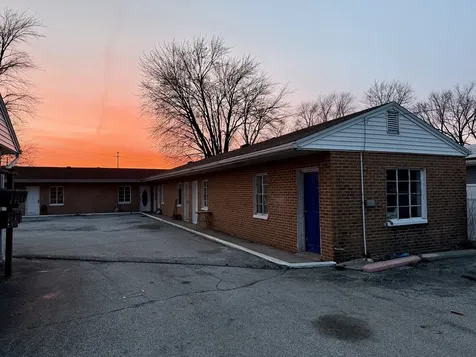 901 State Route 10 West Clinton IL 61727