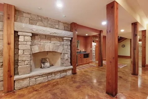 13 Norbloom Avenue Bloomington IL 61701