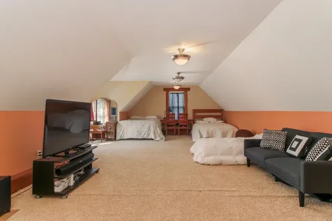 13 Norbloom Avenue Bloomington IL 61701