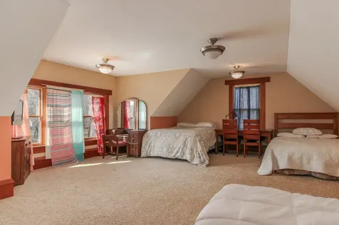 13 Norbloom Avenue Bloomington IL 61701