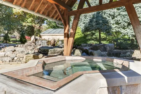 13 Norbloom Avenue Bloomington IL 61701