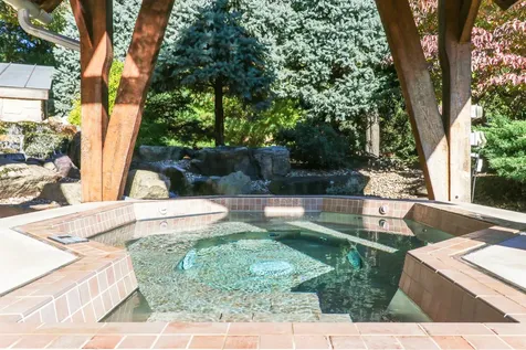 13 Norbloom Avenue Bloomington IL 61701