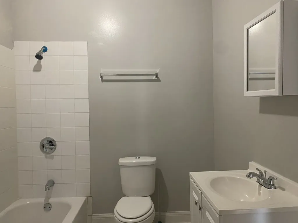 4429 West Adams Street Chicago IL 60624