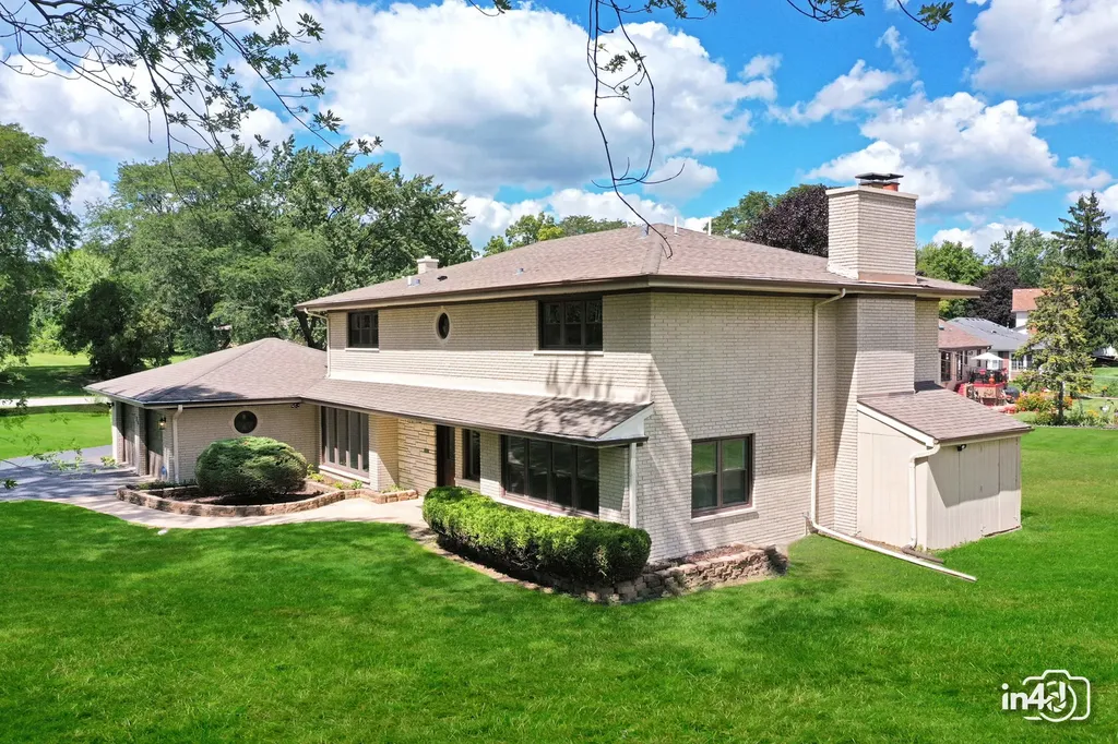 124 East Monterey Avenue Schaumburg IL 60193