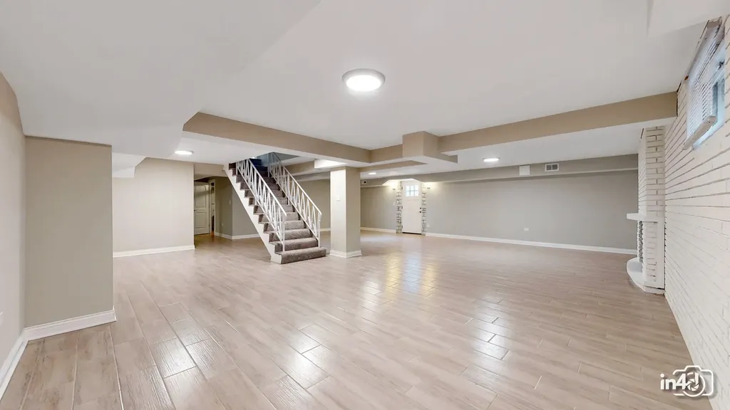 124 East Monterey Avenue Schaumburg IL 60193