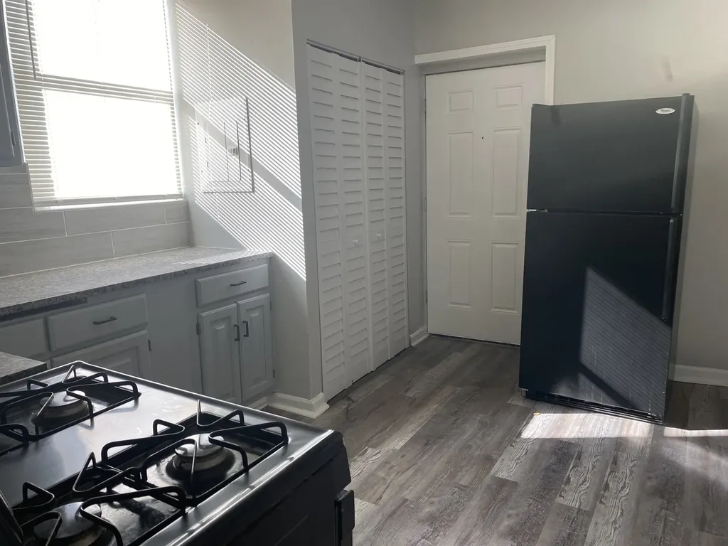 7614 South Maryland Avenue Chicago IL 60619