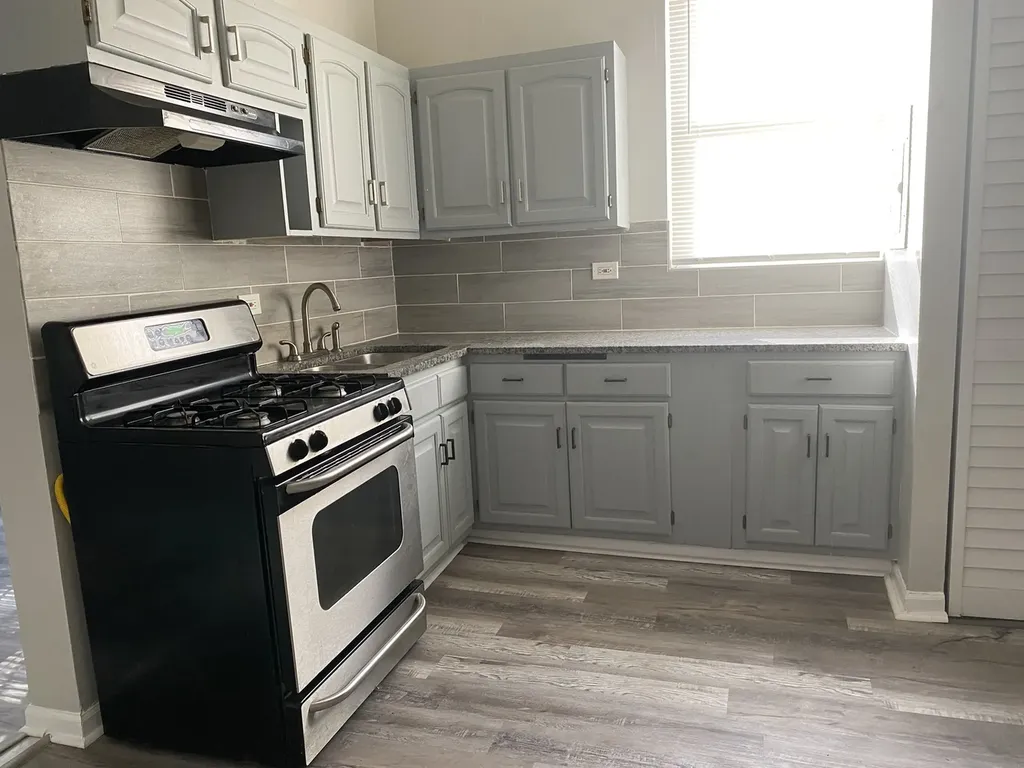 7614 South Maryland Avenue Chicago IL 60619