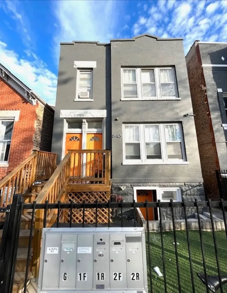 843 North Francisco Avenue Chicago IL 60622