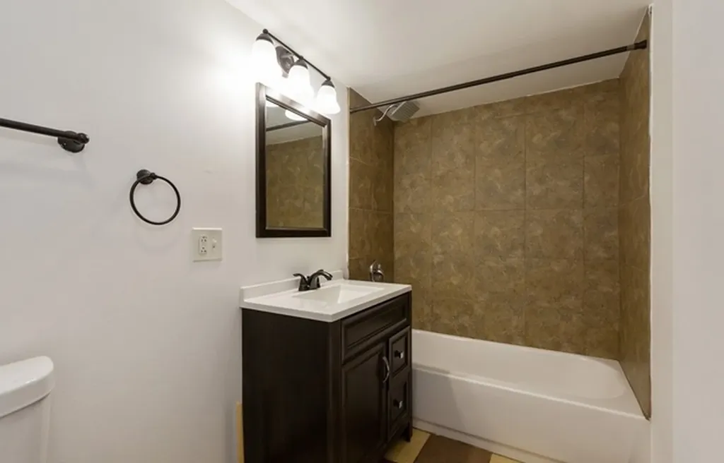 843 North Francisco Avenue Chicago IL 60622