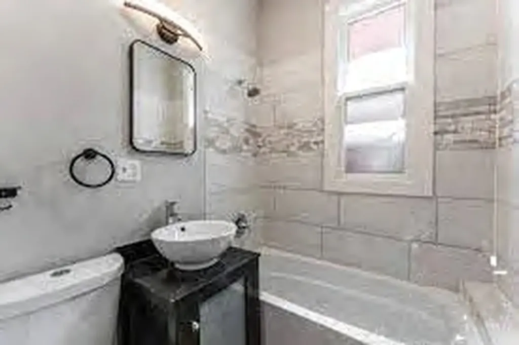 843 North Francisco Avenue Chicago IL 60622