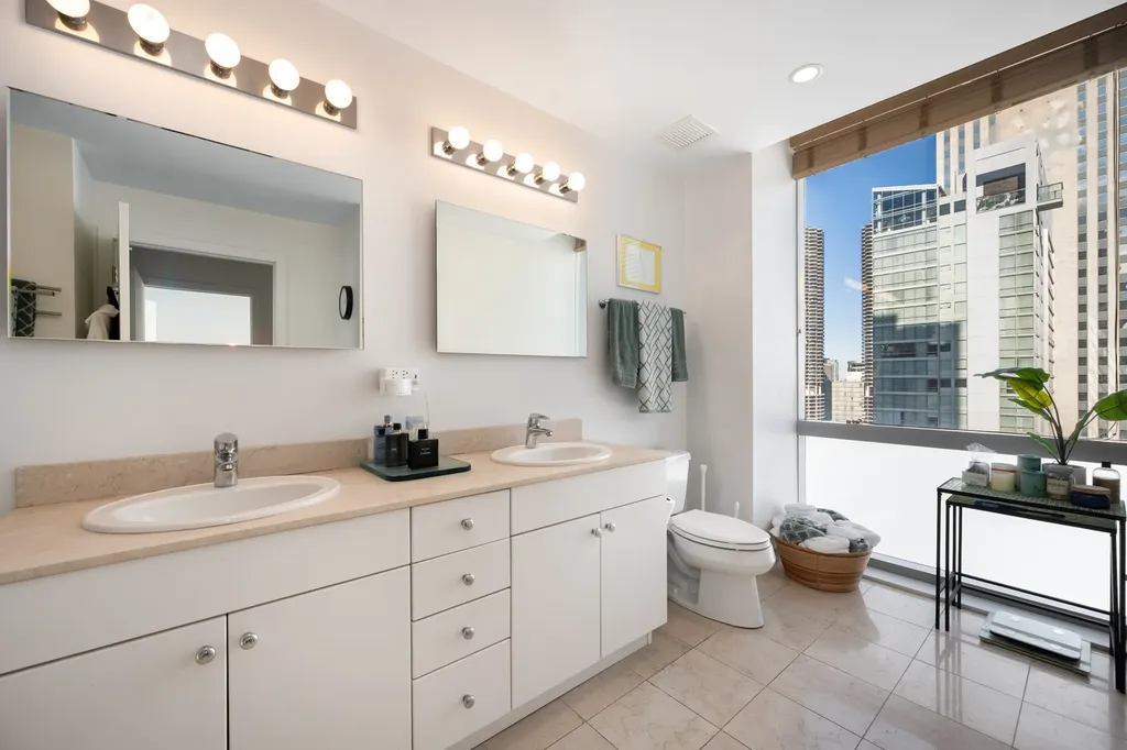 8 East Randolph Street Chicago IL 60601