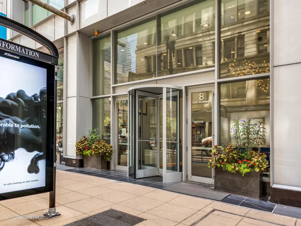 8 East Randolph Street Chicago IL 60601