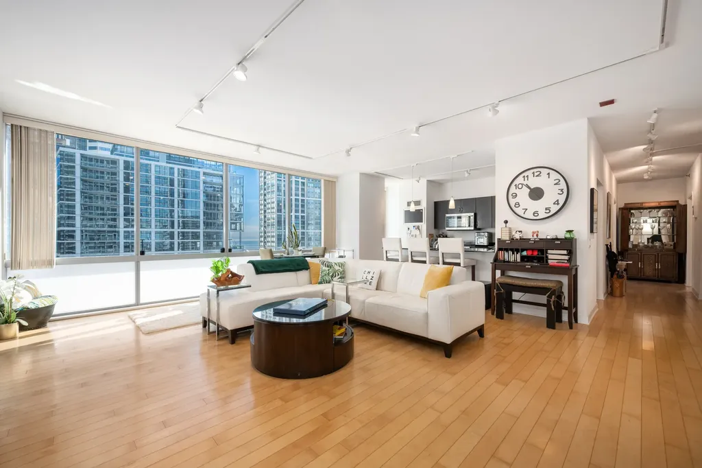 8 East Randolph Street Chicago IL 60601