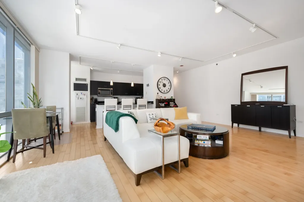 8 East Randolph Street Chicago IL 60601