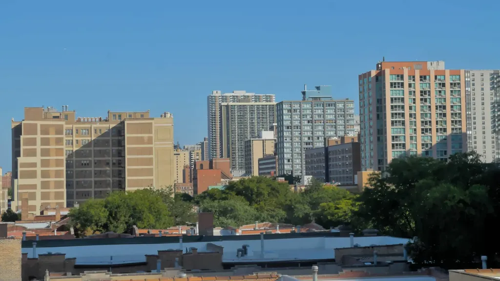 1052 West Balmoral Avenue Chicago IL 60640