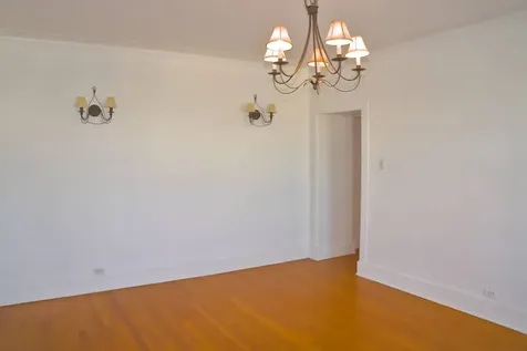 1052 West Balmoral Avenue Chicago IL 60640