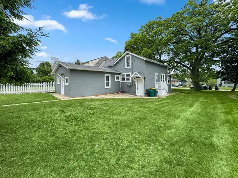 1910 Elim Avenue Zion IL 60099