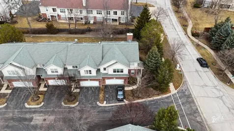 384 W Pointe Drive Vernon Hills IL 60061