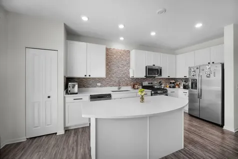 309 Lakeshore Drive Oswego IL 60543