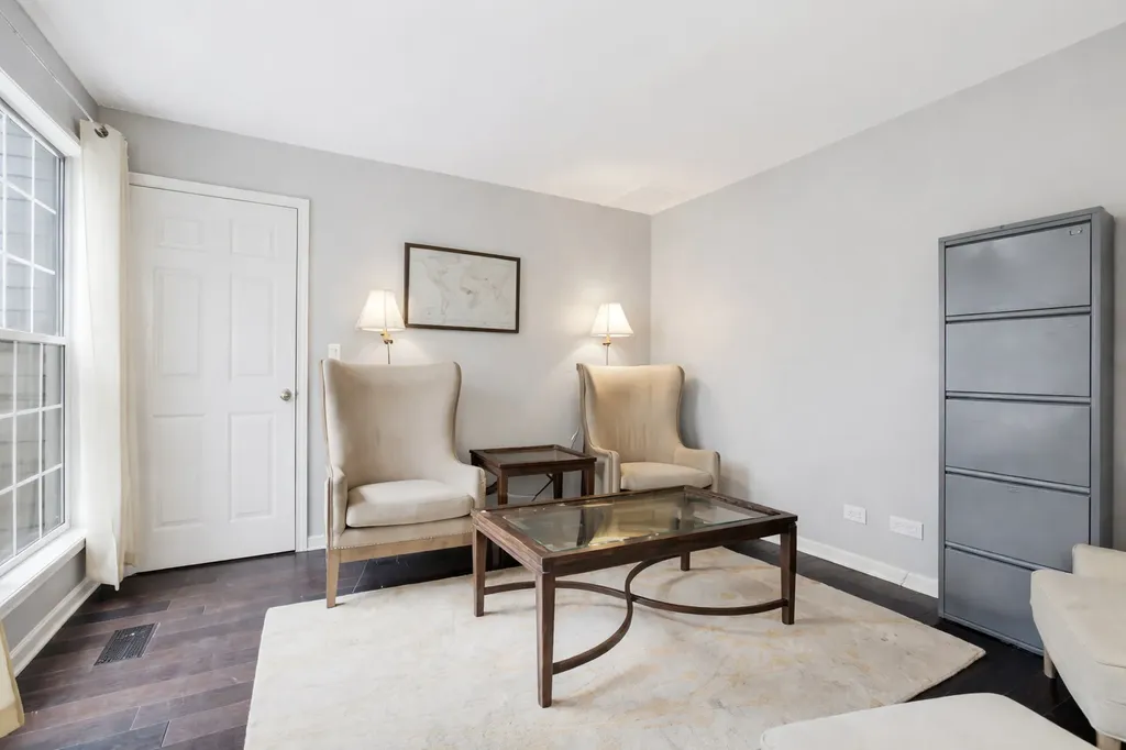 1497 Whitman Court Schaumburg IL 60173