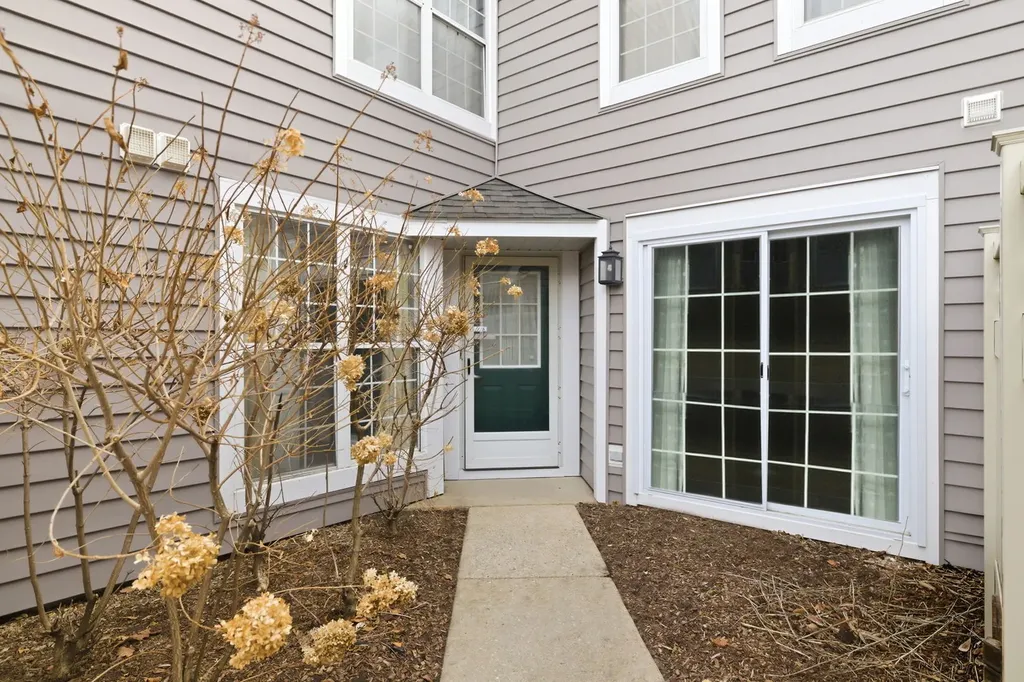 1497 Whitman Court Schaumburg IL 60173